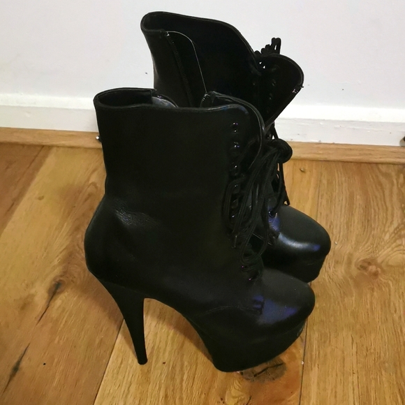 Pleaser Shoes - Boots, heel, black in colour size 7.5
